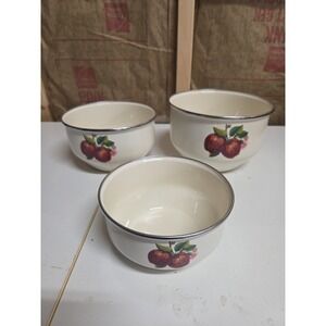 Set Of 3 Enameled Metal Serving Bowls In Apple Motif